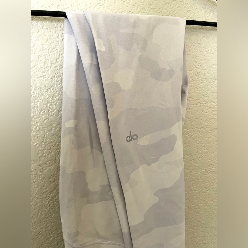 ALO Yoga Gray Camo Leggings